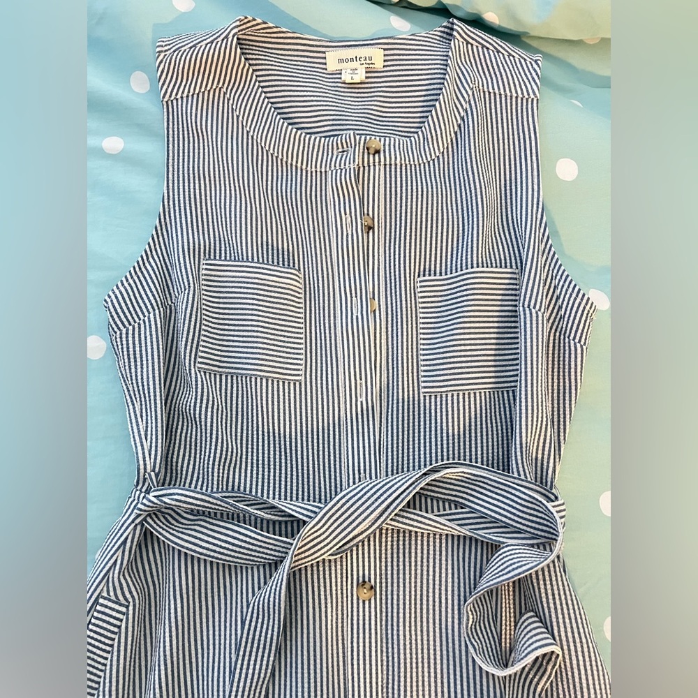 Monteau stripped dress white and blue seersucker Size LARGE